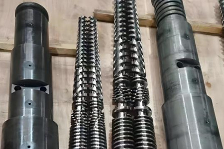 塑料擠出機(jī)機(jī)筒螺桿發(fā)貨前，廠家需要做哪些工作？